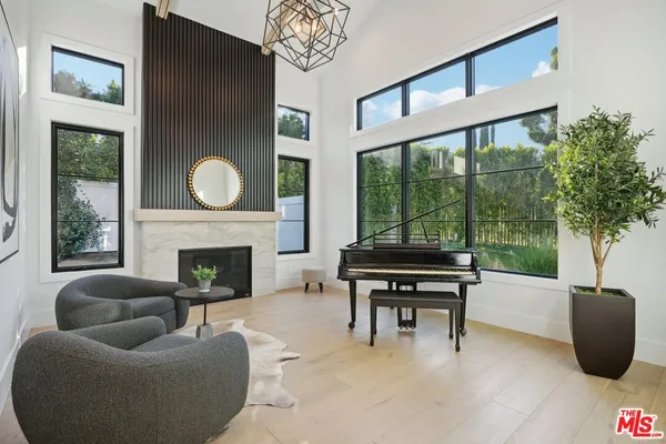 $36,500 | 5124 Calvin Avenue, Tarzana, CA 91356