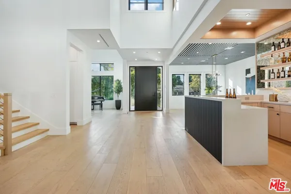 $36,500 | 5124 Calvin Avenue, Tarzana, CA 91356