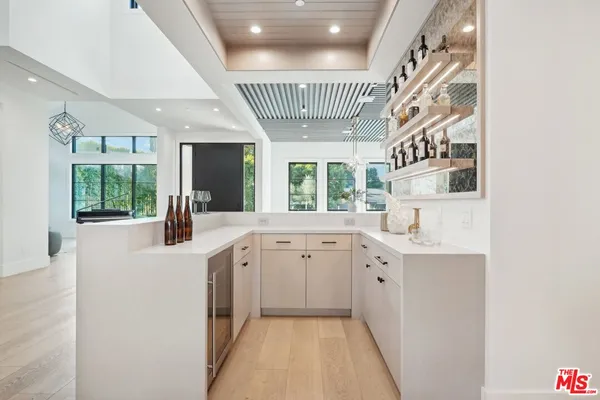 $36,500 | 5124 Calvin Avenue, Tarzana, CA 91356