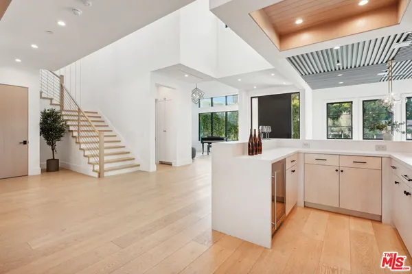 $36,500 | 5124 Calvin Avenue, Tarzana, CA 91356