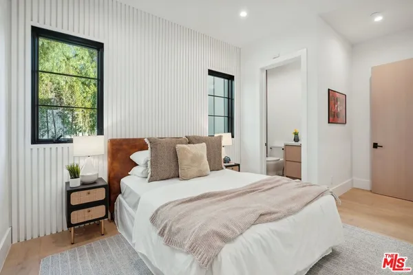 $36,500 | 5124 Calvin Avenue, Tarzana, CA 91356