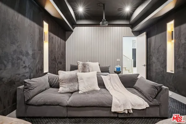 $36,500 | 5124 Calvin Avenue, Tarzana, CA 91356