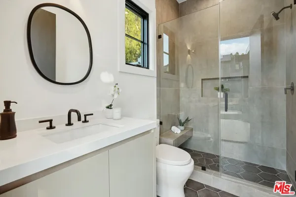 $36,500 | 5124 Calvin Avenue, Tarzana, CA 91356