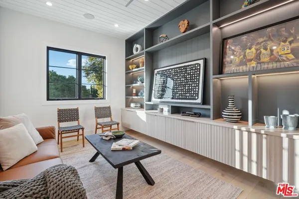 $36,500 | 5124 Calvin Avenue, Tarzana, CA 91356