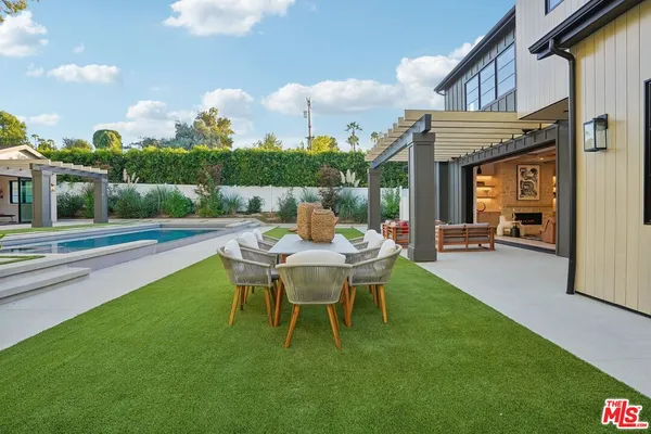 $36,500 | 5124 Calvin Avenue, Tarzana, CA 91356