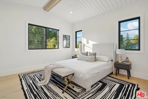 $36,500 | 5124 Calvin Avenue, Tarzana, CA 91356