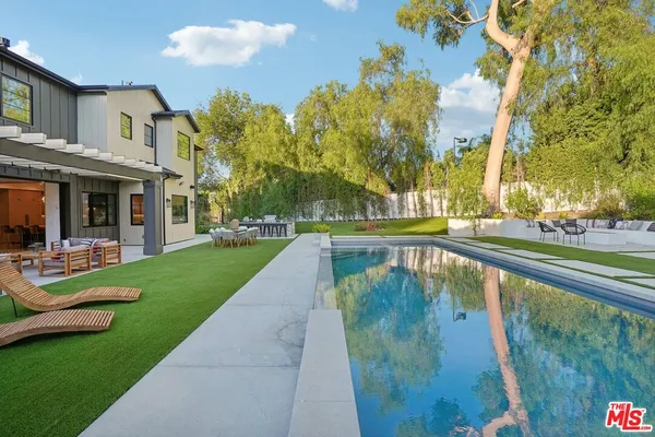 $36,500 | 5124 Calvin Avenue, Tarzana, CA 91356