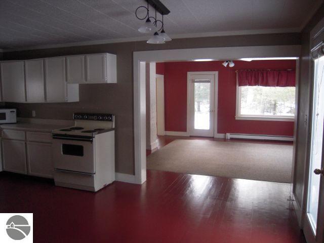 18700 Mission Road Traverse City, MI 49686 - Photo 3 of 14 1711610-2.JPG