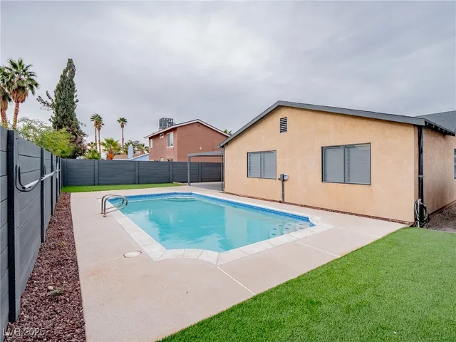 $2,650 | 4356 Cloverhill Court, Las Vegas, NV 89147