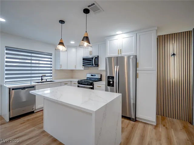 $2,650 | 4356 Cloverhill Court, Las Vegas, NV 89147