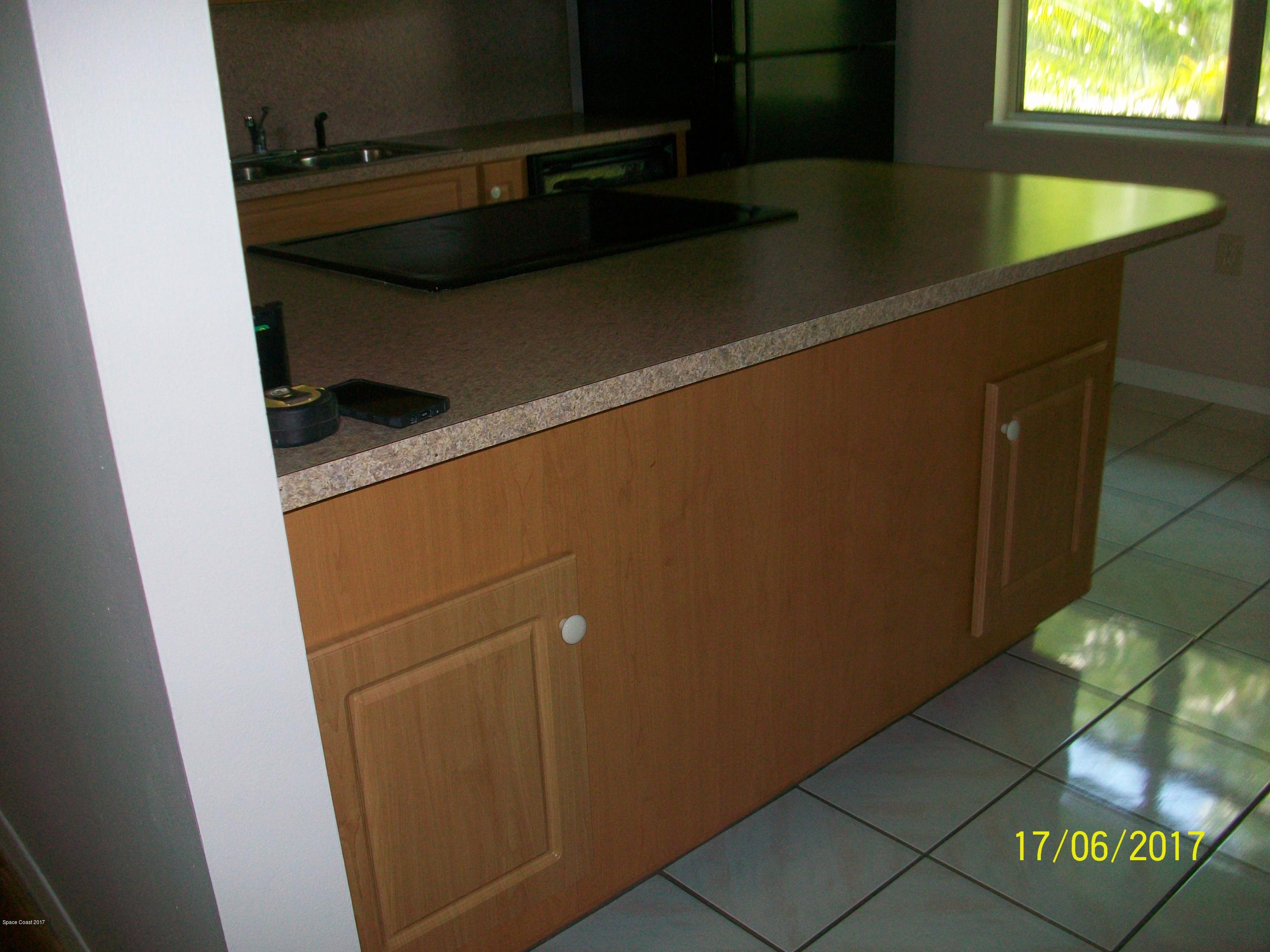 109 Tucson Road Southwest Palm Bay, FL 32908 - Photo 7 of 31 Breakfast bar