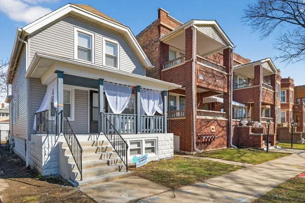 $389,000 | 5252 West Adams Street, Chicago, IL 60644