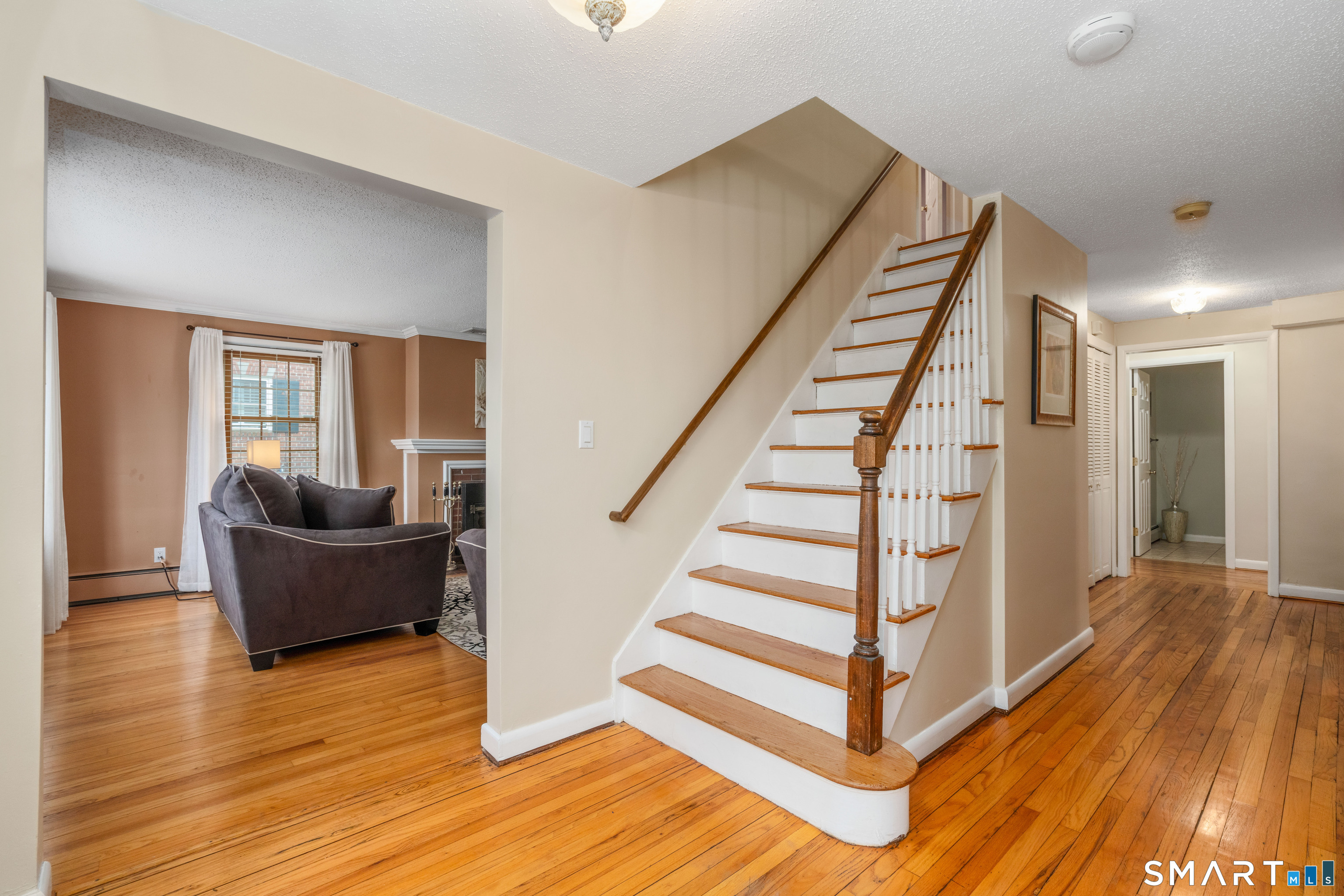 243 Terry Road Hartford, CT 06105 - Photo 4 of 40