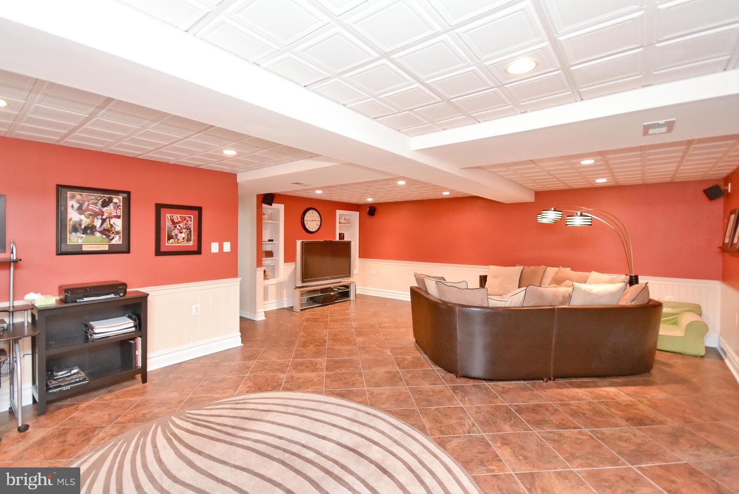 3150 Carroll Road Huntingtown, MD 20639 - Photo 16 of 30 Plenty of Room to Entertain!