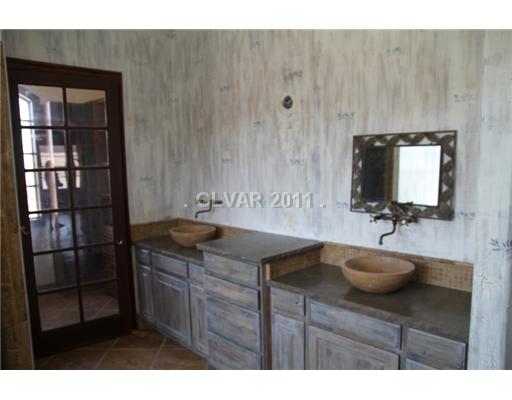211 Foxhall Road Henderson, NV 89002 - Photo 5 of 13 Property Photo.