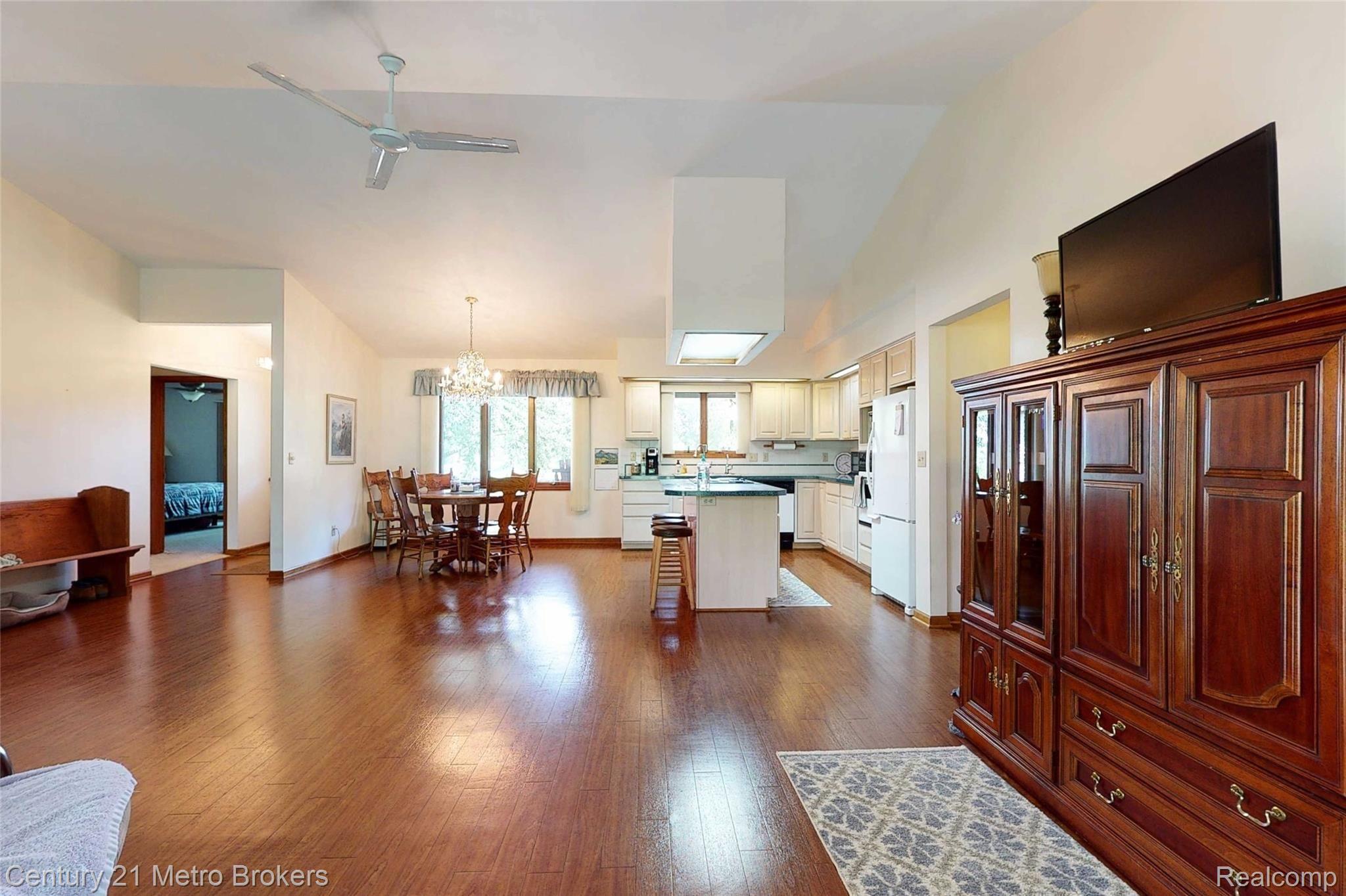 3408 South State Road Davison, MI 48423 - Photo 19 of 51 3408-S-State-Rd-7 Living Room.jpg