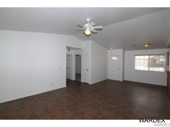 3690 North Verdugo Road Kingman, AZ 86409 - Photo 4 of 24 Living Room