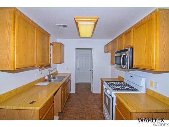 3690 North Verdugo Road Kingman, AZ 86409 - Photo 7 of 24 Kitchen