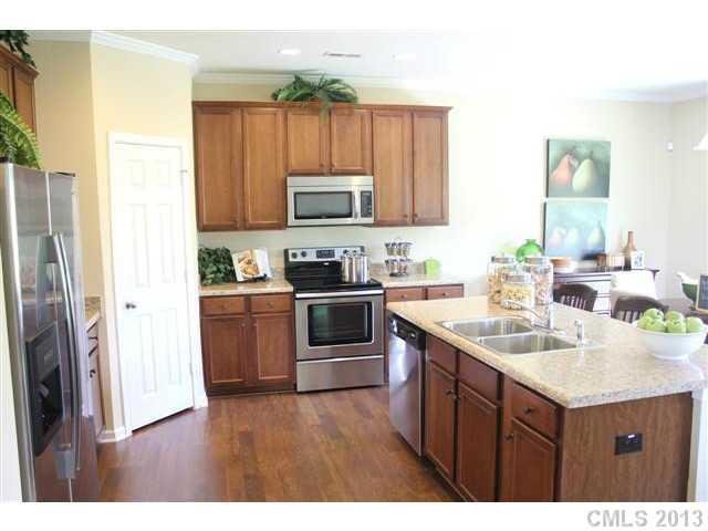 8702 Heartleaf Road Charlotte, NC 28227 - Photo 4 of 9 Gallery Image 4