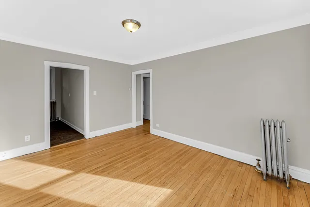 $1,250 | 6356 South Sacramento Avenue, Unit 1N, Chicago, IL 60629