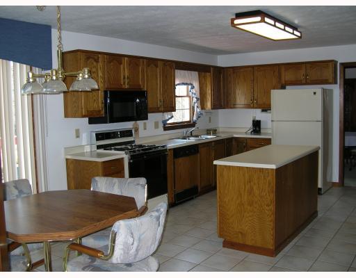 133 Firethorn Road Economy, PA 15005 - Photo 3 of 18 Kitchen.