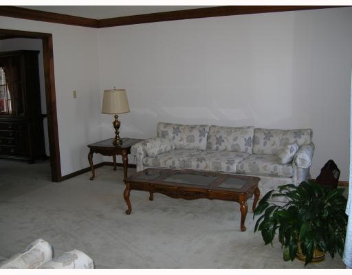 133 Firethorn Road Economy, PA 15005 - Photo 9 of 18 Living Room.