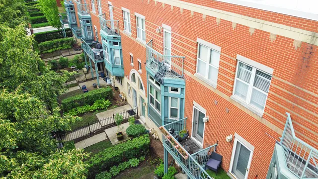 $270,000 | 4518 South Woodlawn Avenue, Chicago, IL 60653