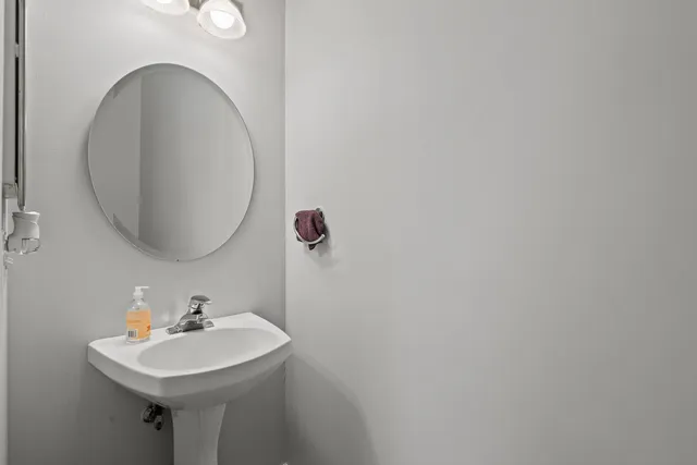 $270,000 | 4518 South Woodlawn Avenue, Chicago, IL 60653