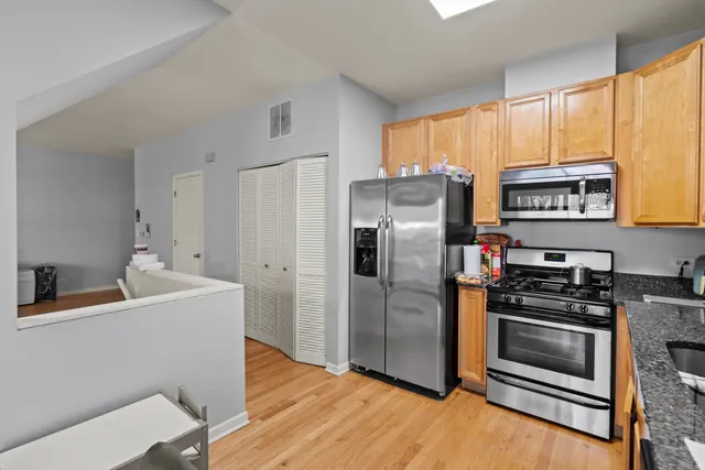 $270,000 | 4518 South Woodlawn Avenue, Chicago, IL 60653