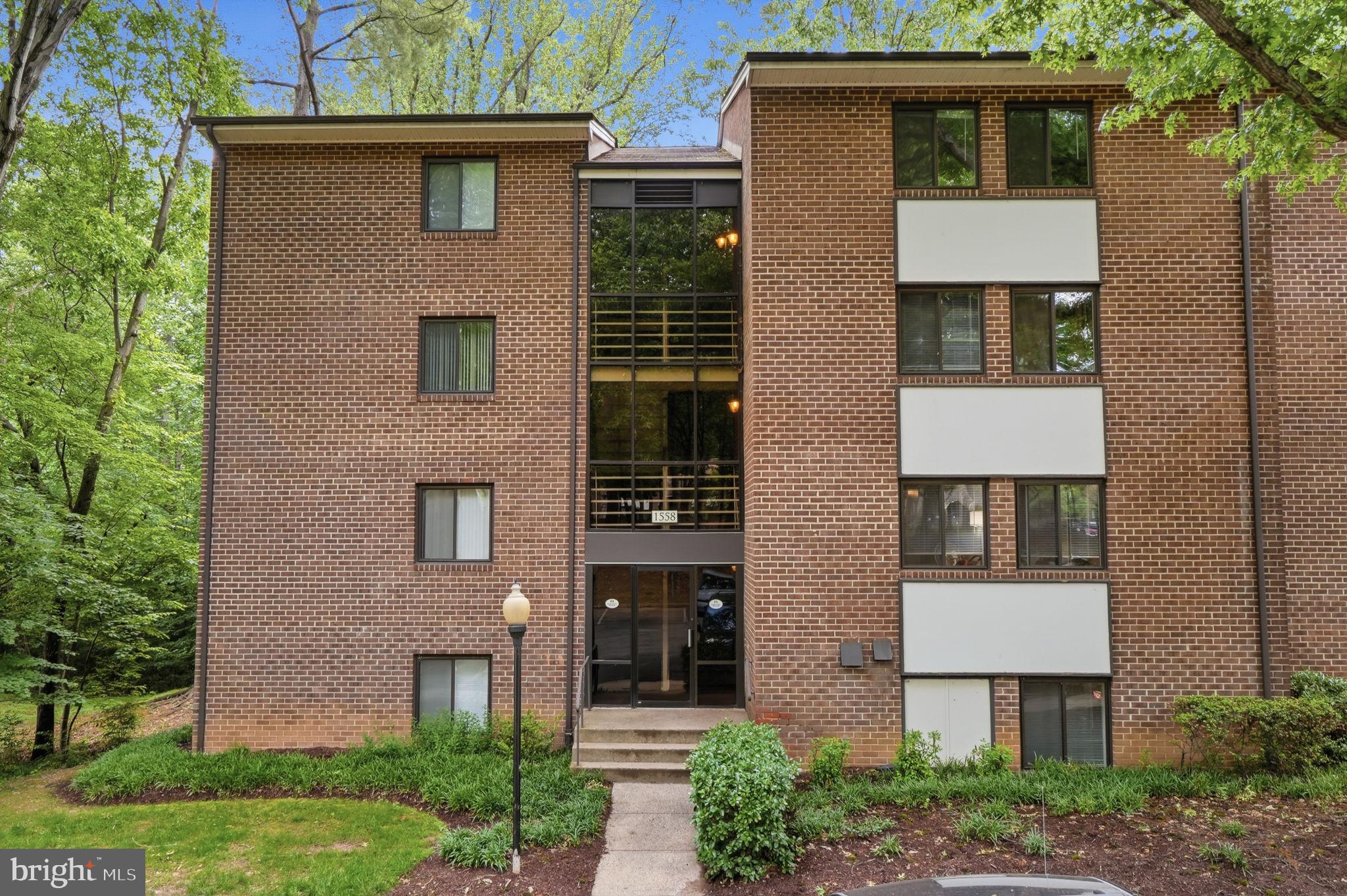 1558 Northgate Square, Unit 32B Reston, VA 20190 - Photo 2 of 24