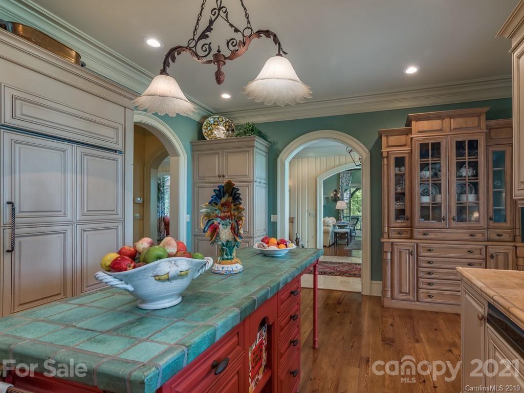 501 High Cliffs Road Hendersonville, NC 28739 - Photo 12 of 36 Gallery Image 12