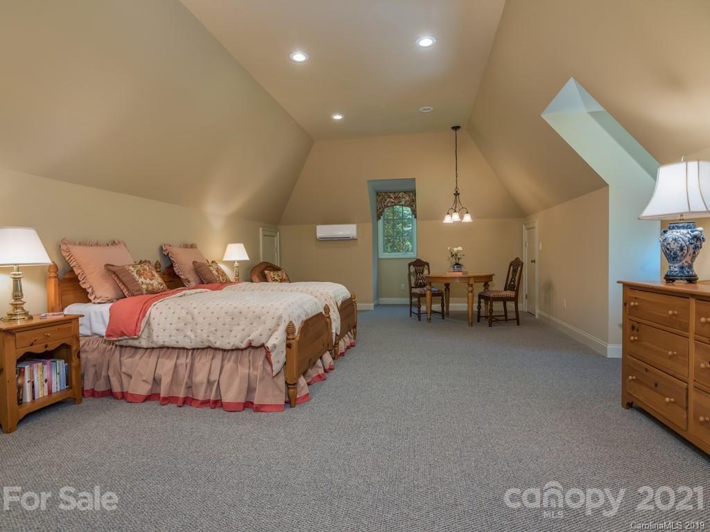 501 High Cliffs Road Hendersonville, NC 28739 - Photo 31 of 36 Gallery Image 31