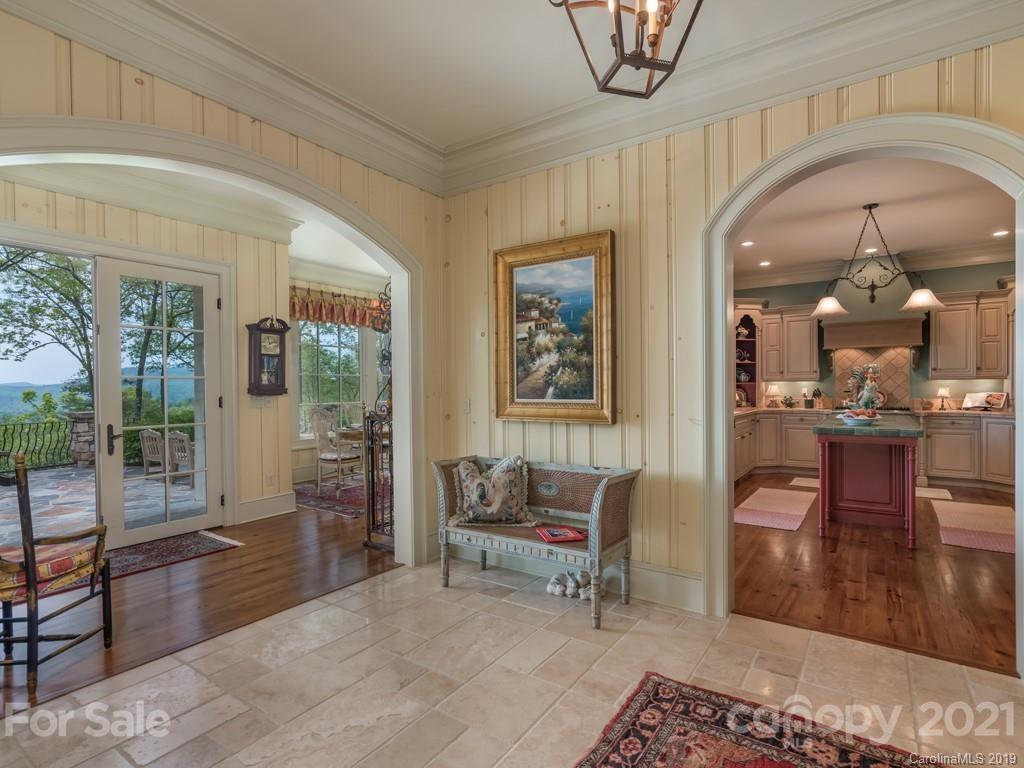501 High Cliffs Road Hendersonville, NC 28739 - Photo 9 of 36 Gallery Image 9
