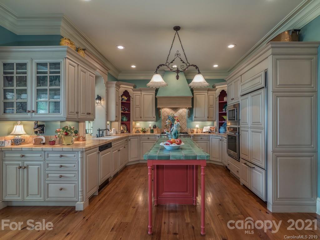 501 High Cliffs Road Hendersonville, NC 28739 - Photo 10 of 36 Gallery Image 10