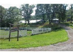 1868 Dothan Road Hartford, VT 05001 - Photo 2 of 8 Gallery Image 2