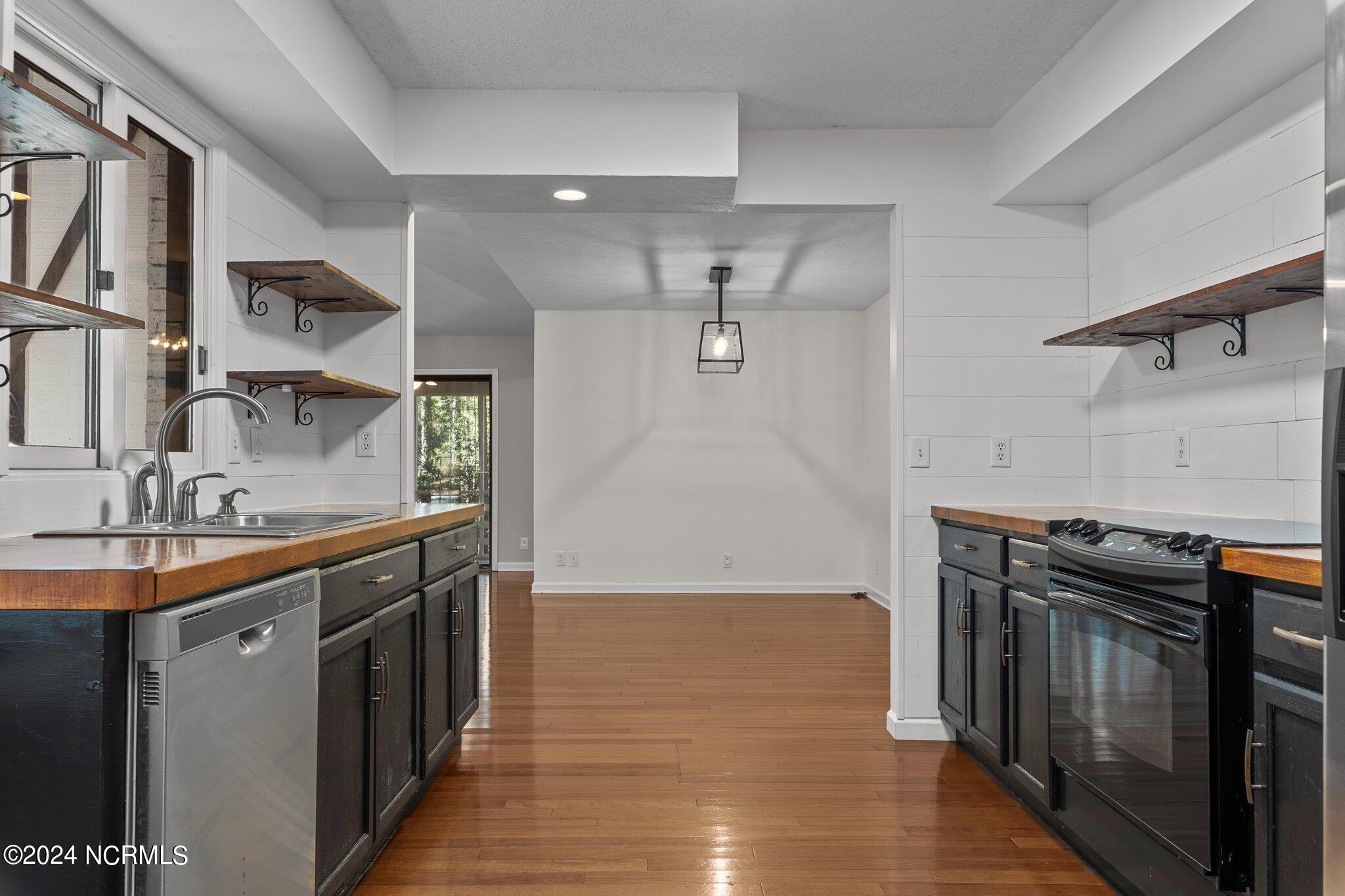 85 St Andrews Drive Pinehurst, NC 28374 - Photo 14 of 35 25-web-or-mls-707A7515