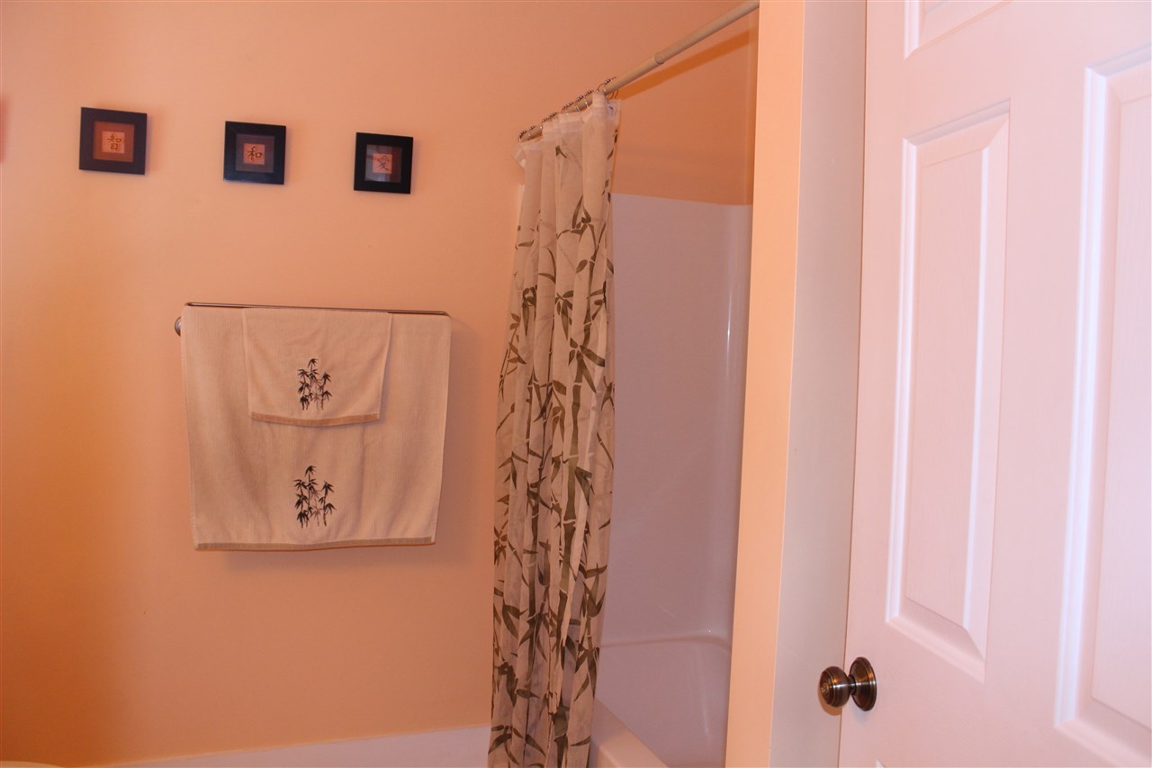 269 Kennard Road Manchester, NH 03104 - Photo 16 of 35