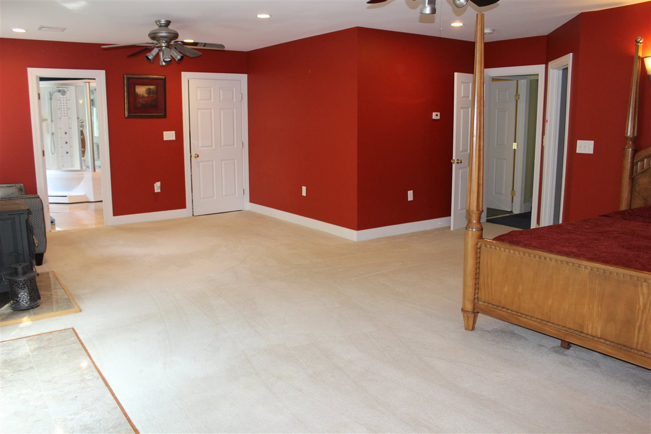 269 Kennard Road Manchester, NH 03104 - Photo 19 of 35