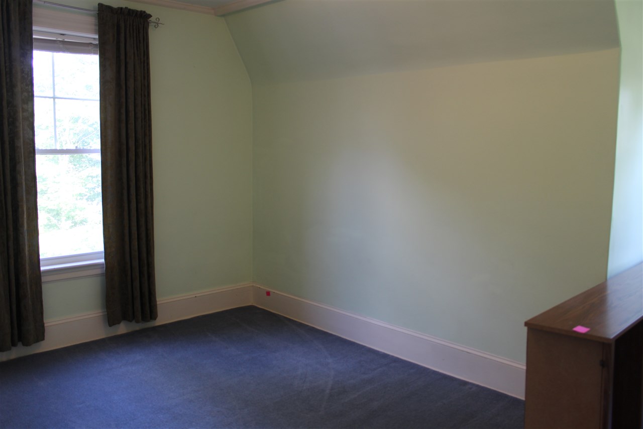 269 Kennard Road Manchester, NH 03104 - Photo 25 of 35