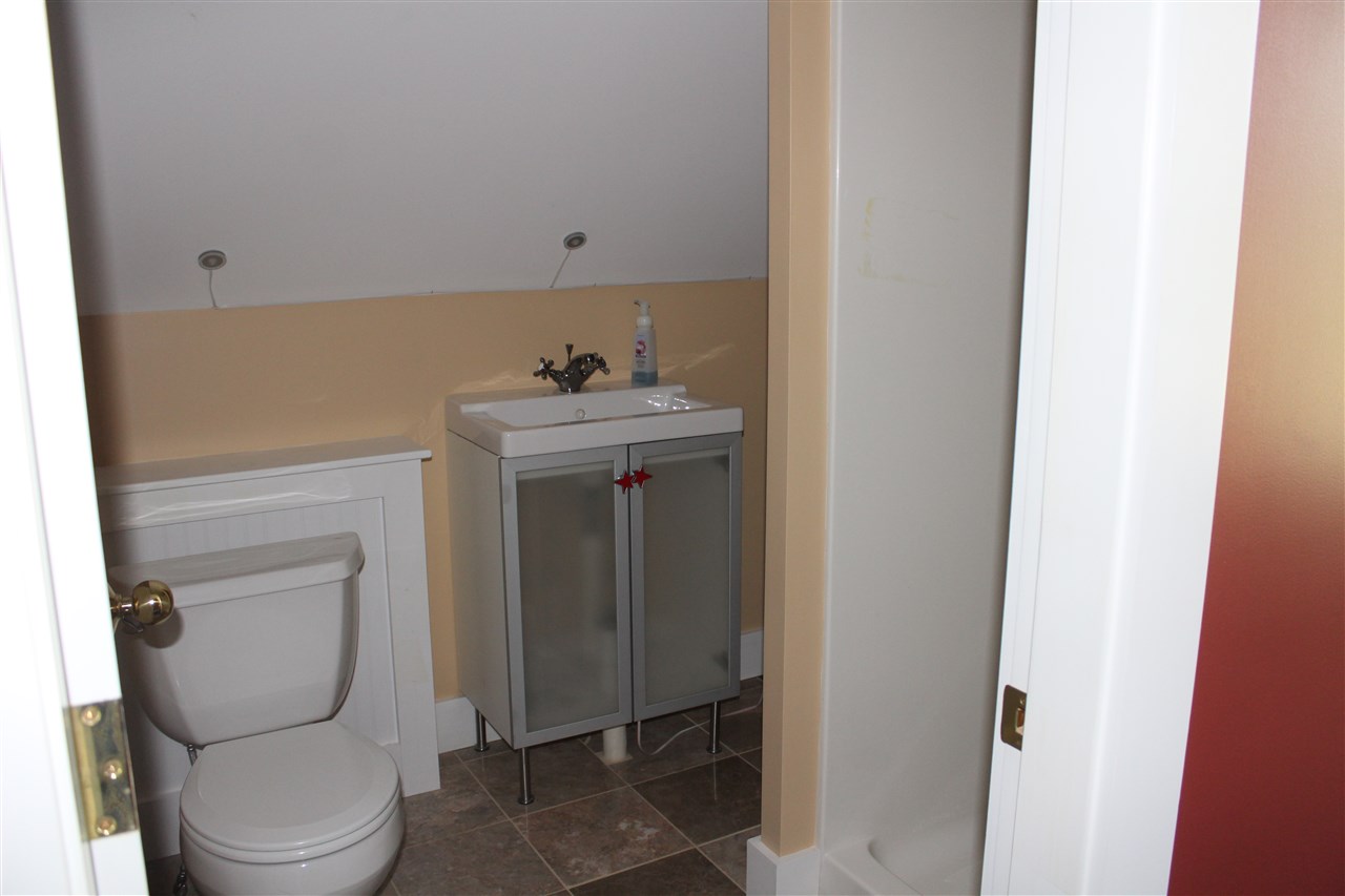 269 Kennard Road Manchester, NH 03104 - Photo 27 of 35