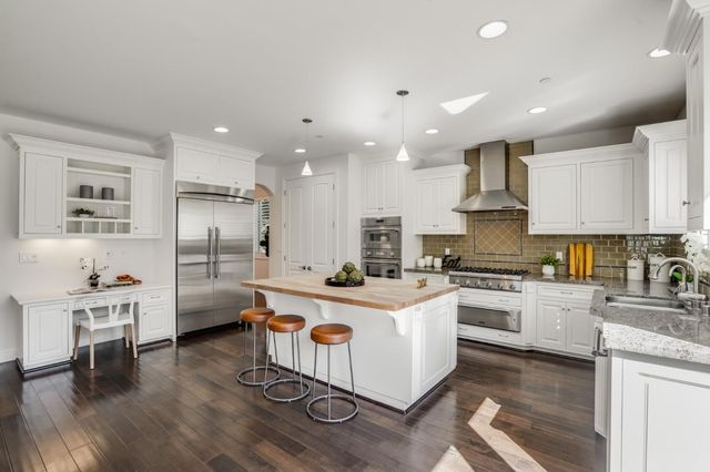 $2,975,000 | 290 Oakview Drive, San Carlos, CA 94070