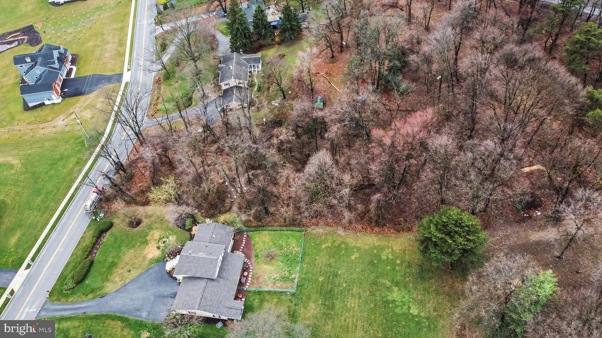 1940 Alcott Road York, PA 17406 - Photo 11 of 31 a view of yard