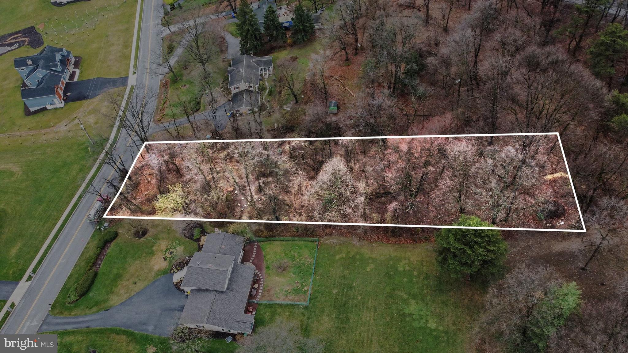 1940 Alcott Road York, PA 17406 - Photo 27 of 31 a backyard with wooden fence