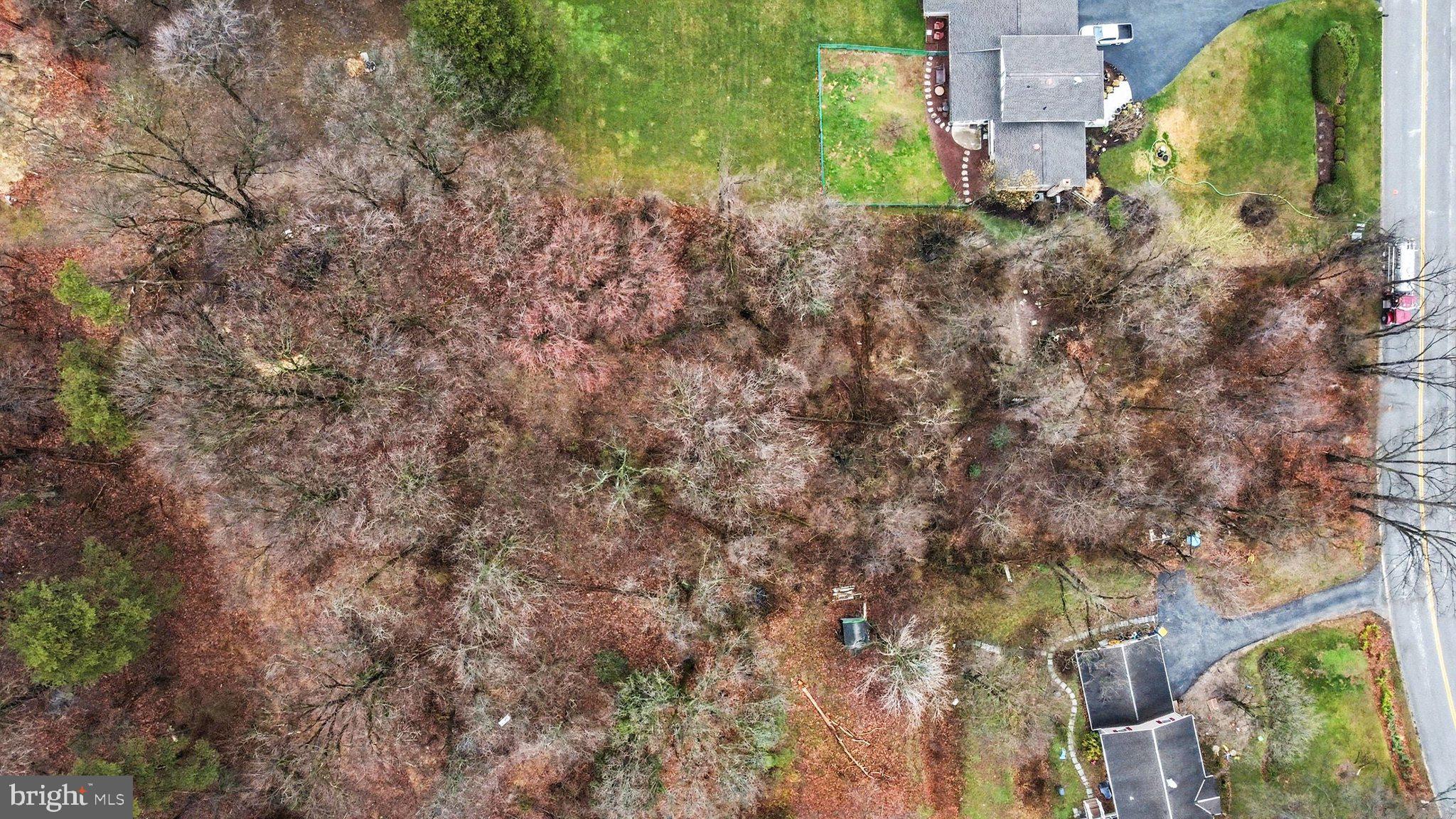 1940 Alcott Road York, PA 17406 - Photo 7 of 31 a backyard of a house