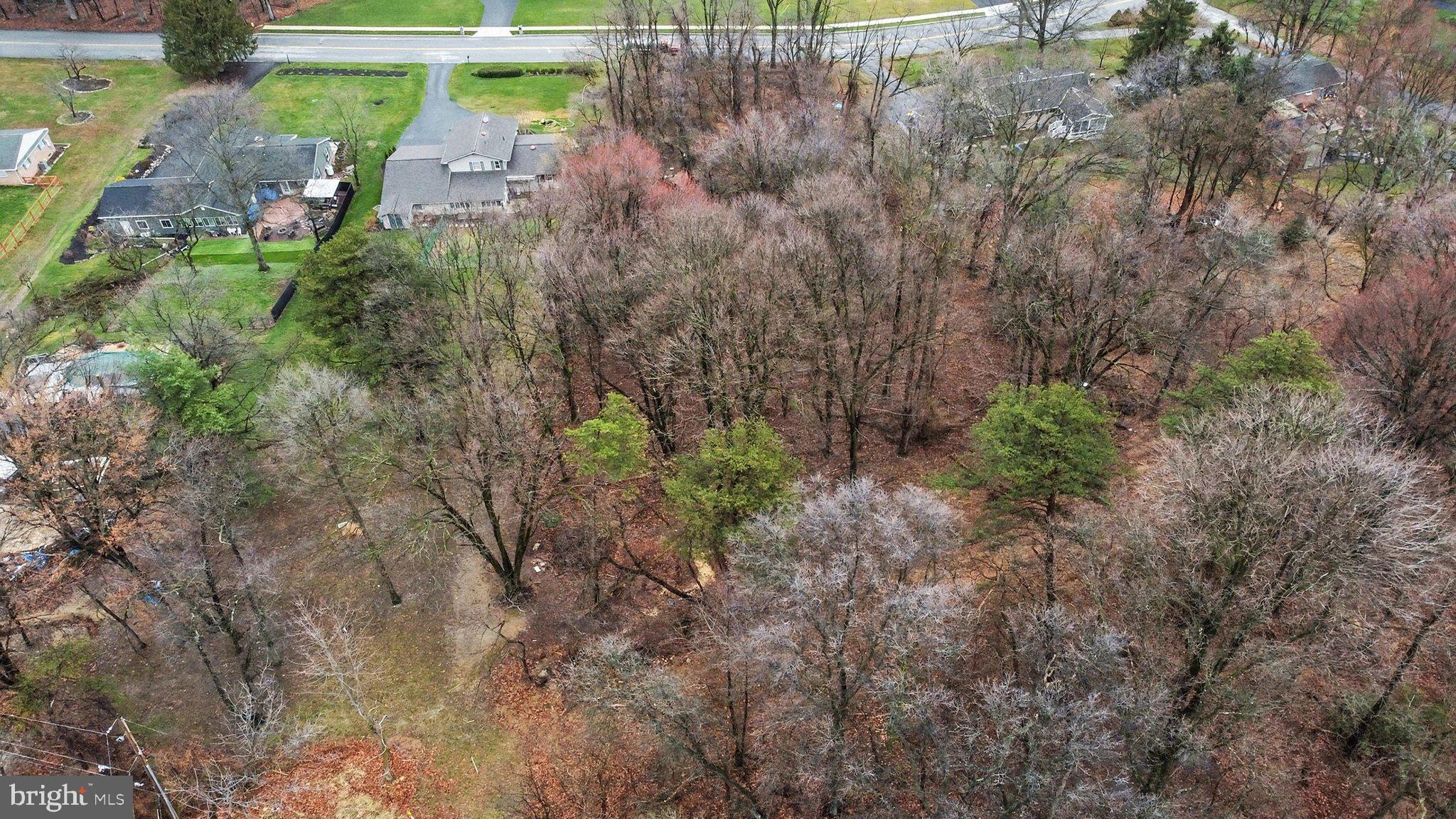1940 Alcott Road York, PA 17406 - Photo 10 of 31 a view of a yard