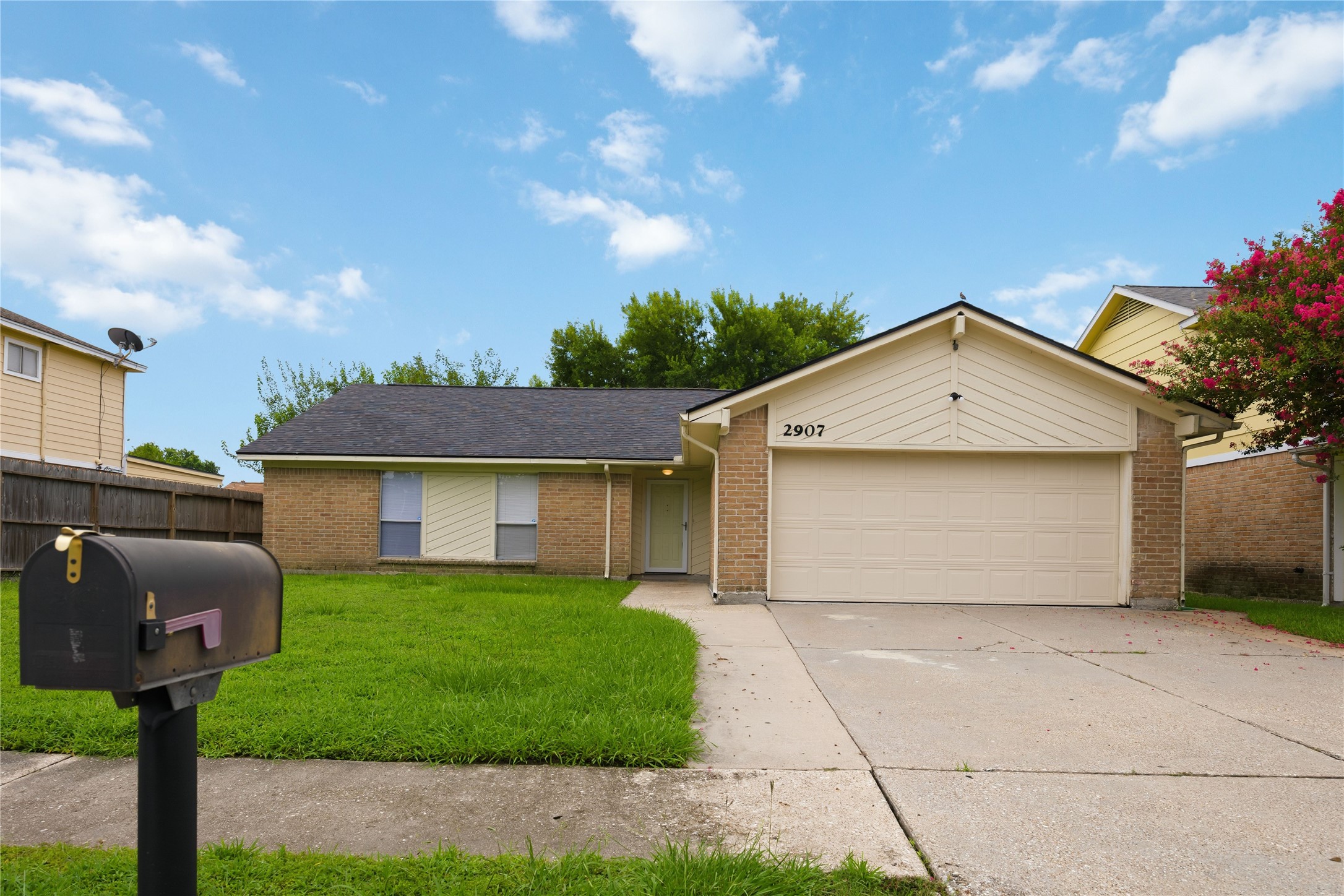 Welcome Home to 2907 West Green Road