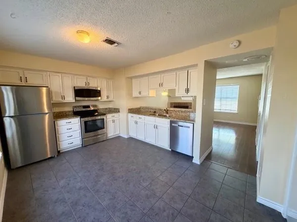 $1,550 | 716 West Mulberry Street, Unit 1C, Denton, TX 76201