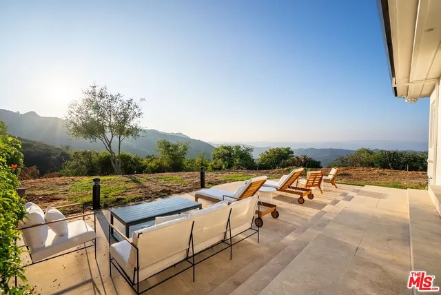 $4,295,000 | 21965 Saddle Peak Road, Topanga, CA 90290