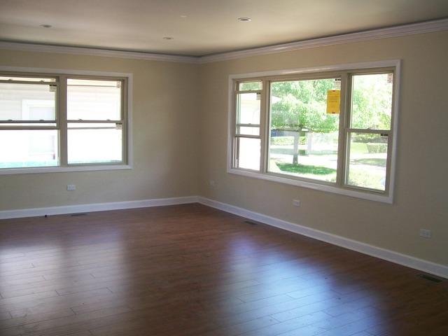 384 Shenstone Road Riverside, IL 60546 - Photo 4 of 25