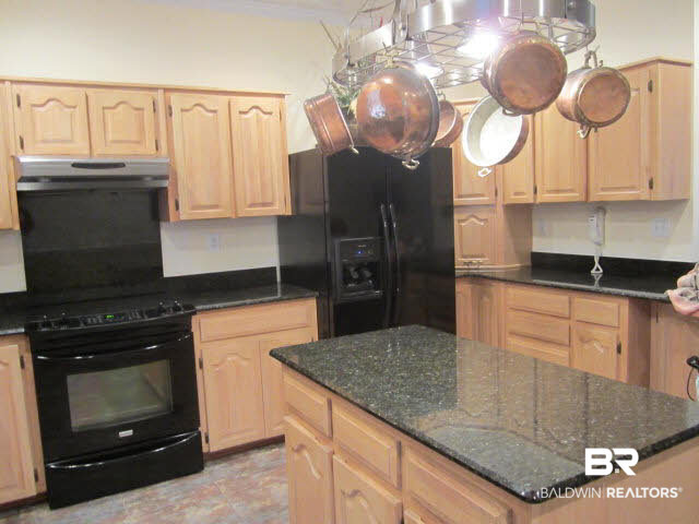 8500 Forest Drive Foley, AL 36535 - Photo 8 of 15 Kitchen